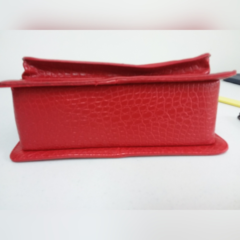 Badgley Mischka Red Croc-Embossed Shoulder Bag - Picture 9 of 9